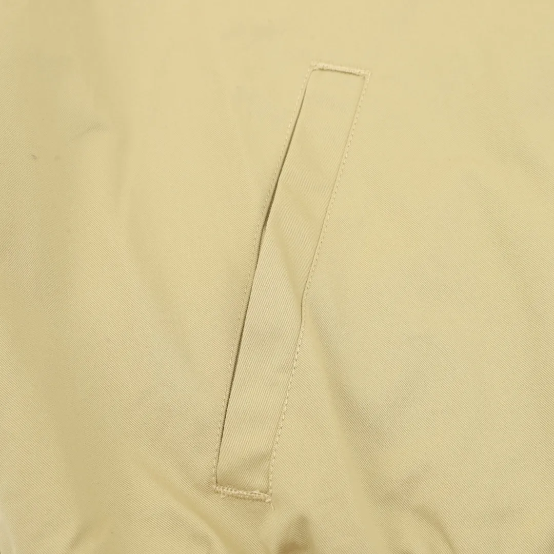 P580 Ralph Lauren/Ralph Lauren R25 classic unisex old cadre zipper jacket, same style as Yi Mengling, item number: RL12168. Recommended by many fashion bloggers, the Harrington jacket's lapel zipper windproof design perfectly blends casual style with street trend elements, making it very suitable for neutral wear. The fabric texture of the jacket is excellent and comfortable to wear. It is a very versatile and trendy jacket. Original development, 100% pure cotton fabric, exquisite embroidery, evergreen style for all seasons, feel free to buy it, retro will never go out of style!  Size: S-XL
